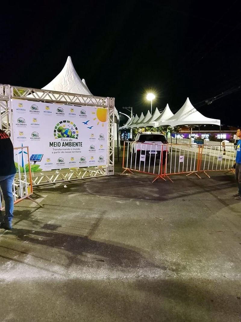 Painel em box-truss e disciplinadores